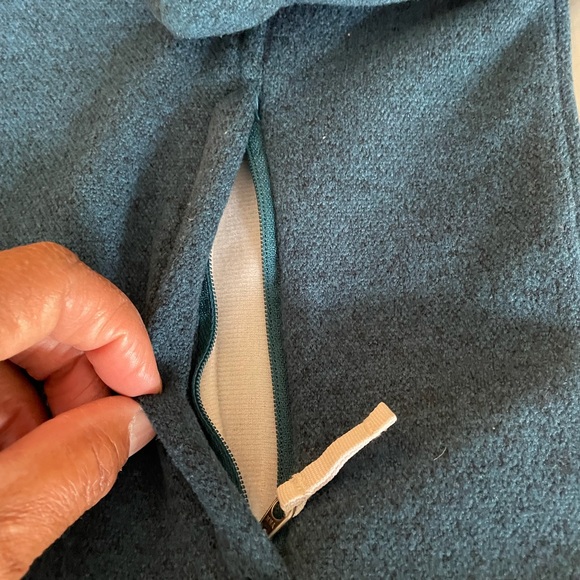 The North Face Women’s Jacket - Picture 3 of 4